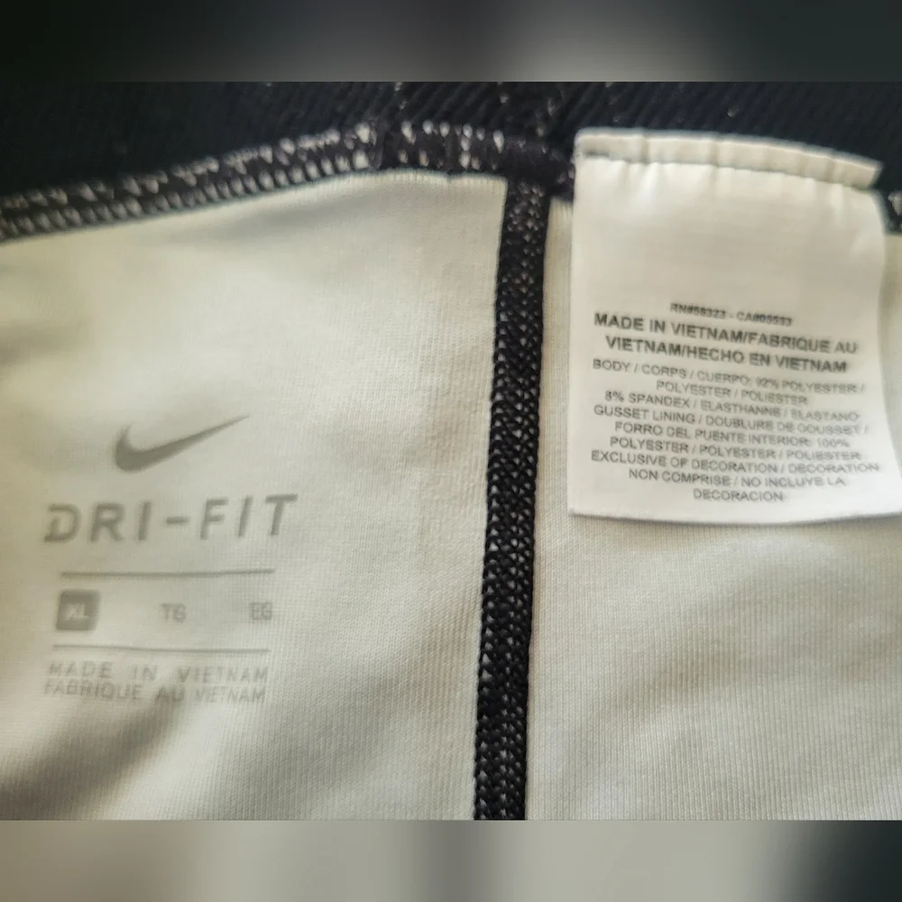 Nike athletic capri - Picture 4 of 4